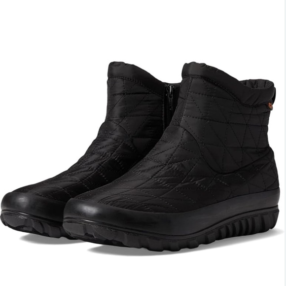 BOGS Black Snowy II Short Quilted Waterproof Boots Womens 10 NEW - Picture 2 of 13